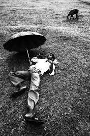 Black And White Street Photography India Manish Ubana Arresting B W Photographs With A Great Flavor For India City Photography Photography Essentials Black And White City