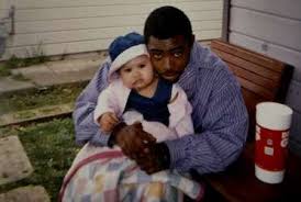 Oscar is seen kissing and touching his girlfriend in familiar ways. 10 Years Since Oscar Grant S Death What Happened At Fruitvale Station