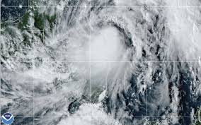 Se espera que el huracán dorian se convierta en una tormenta peligrosa mientras avanza hacia florida después de pasar por las islas vírgenes de eeuu el miércoles, dijo el centro nacional de huracanes (nhc), en su boletín de las 11 p.m. Tormenta Tropical Bill Gana Fuerza En El Atlantico Azteca America