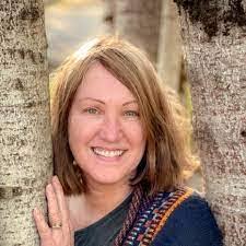 Carrie Lindon's Instagram, Twitter & Facebook