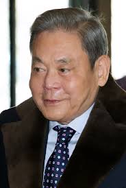 Samsung's Lee Keeps $3.7 Billion Stake in Family Feud