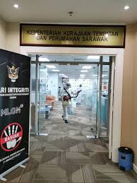 Manakala pihak kementerian kerajaan tempatan dan perumahan sarawak telah mengeluarkan 123 amaran lisan, bertulis dan sitaan di kawasan seliaan bda (40), md marudi (36), dbku (18), smc (17), mpks (5), mbks (3), md serian (3) dan md sarikei (1). Desmond Jerukan On Twitter Our Office Went Through The Cleansing Process This Is To Ensure We Can Work With Some Level Of Confidence That No Covid 19 Contamination Is Present Malaysia Sarawak