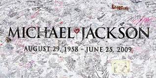 Juni) jährte sich der todestag des „king of pop michael jackson bereits zum 11. Zum Todestag Von Michael Jackson Die Kings Of Popcorn Taz De