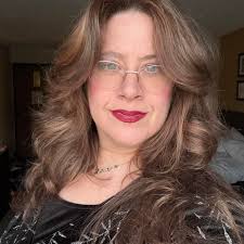 Plucked an eyebrow hair back in 1996 and it's never grown back. Plucked a  chin hair last night and it's back this morning with 3 friends 😭