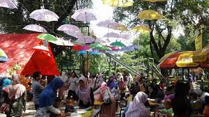 Bagian utara merupakan dataran rendah, sedang bagian barat daya berupa pegunungan, yakni lereng gunung ciremai. 32 Tempat Wisata Di Brebes Paling Hits 2020 Wajib Dikunjungi Saat Libur