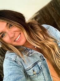 Melinda Rother's Instagram, Twitter & Facebook