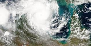 Dezastrul vine după ce cu câteva săptămâni în urmă alte zone din turcia au fost distruse de ape. Romania LovitÄƒ De Un Ciclon Format In Marea NeagrÄƒ Ce Efecte Va Avea Acest Fenomen Asupra Vremii È™i Care ZonÄƒ A È›Äƒrii Va Fi Cea Mai AfectatÄƒ