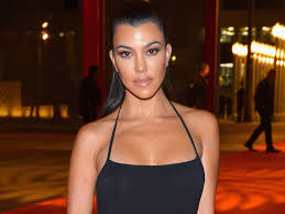 In 2007, she and her family began starring in the reality television series keeping up with the kardashians. People Think Kourtney Kardashian S Instagram Photo Is Heavily Edited
