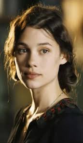 Àstrid Bergès-Frisbey là một diễn viên người Pháp gốc Tây Ban Nha. Cô được  biết đến trong vai diễn Suzanne của bộ phim The Sea Wall và nàng người cá  Syrena trong phim Pirates of the Caribbean: On ...