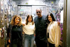 Live stream apache 207 angst silvester 2020. Apache 207 Kassiert In Der Schweiz Reichlich Edelmetall Rapper Apachen Rap