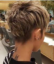 Tendance coupe de cheveux 2019 coupe de cheveux ado. Epingle Sur Cheveux Courts