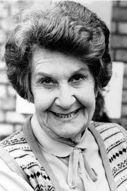 Reparto de Mrs Hartley and the Growth Centre (película 1995). Dirigida por Noella  Smith