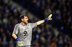 Iker casillas hat nach angaben seines portugiesischen klubs fc porto am mittwoch im training einen herzinfarkt. Iker Casillas Erleidet Herzinfarkt Not Op Bei Spanischer Towartlegende Fussball Stuttgarter Nachrichten
