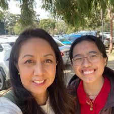 Mary Lale's road to graduation has been far from easy. 🎓 An incredible  student ambassador, @unibounduoa mentor, youth pastor, devoted sister, and  role model. 🌺 During the second year of her degree,