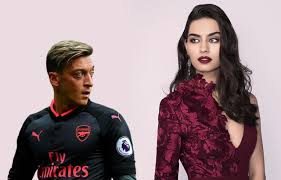 Mesut özil neden aslan dövmesi yaptırdığını açıkladı arsenal'in yıldız futbolcusu mesut özil, 1 ekim'de oynanacak olan g.saray maçı öncesi önemli açıklamalarda bulundu. Amine Gulse Ile Mesut Ozil Arasinda Kiskanclik Krizi