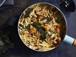 Spaghetti Mit Pfifferlingen Und Salbei Rezept Rezepte Pfifferlinge Rezept Pfifferlinge