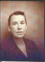 Hi these are my 3rd Great grandparents Marion Maxwell and Charles Chapman.  Children are Gladys at back, seated