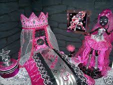 Ranking monster high characters by how attractive they are monster high character. Monster High Citty Noir Barbie Moebel Bett Sofa F Haus Unikat Ooak Pinkrosemh Monster High Dollhouse Monster High Birthday Party Monster High Dolls