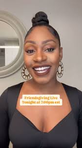 Don’t forget to meet us at 7:00PM EST for a special Friendsgiving Live!  ✊🏾🤎 #hoopmobb #friendgiving