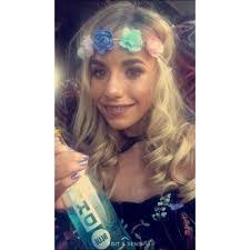 Shannon Lenihan's Instagram, Twitter & Facebook