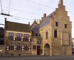 Borneman buitenhof is set in houten and offers a restaurant, barbecue facilities and a terrace. Buitenhof 33 Den Haag