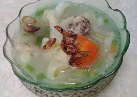 Tinorangsak or tinoransak is an indonesian hot and spicy meat dish that uses specific bumbu (spice mixture) found in manado cuisine of north sulawesi, indonesia. Cara Buat Sayur Sop Ceker Ayam Sederhana Yang Enak Resepenakbgt Com