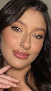 MAQUIADORA EM CAMPO LARGO (@emelisilvabeauty) • Instagram photos and videos