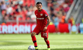 Charles aranguiz news from all news portals / newspapers and charles aranguiz facebook twitter stats, read charles aranguiz news report. Charles Aranguiz Das Ist Dran An Den Geruchten Um Einen Bayern Wechsel