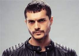 Alperen duymaz (3 kasım 1992), türk oyuncu ve manken. Alperen Duymaz Kimdir Nereli Kac Yasinda Boyu Kac