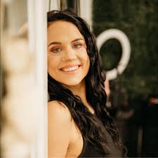 Cassie Ritchie's Instagram, Twitter & Facebook