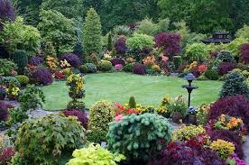 One Of The Most Beautiful Private Gardens I Ve Seen Amazing Landscaping Beautiful Gardens Evergreen Garden Plants