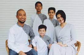 Melalui pernikahan tersebut, pasangan ini dikaruniai seorang. Punya 3 Jagoan Ini Arti Nama Anak Marcel Siahaan