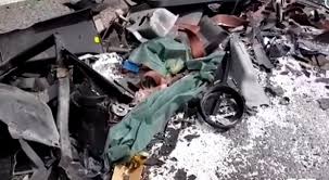 Un camion, un'autocisterna e un'automobile. Incidente In A21 Morti Genitori Nello Schianto Contro Un Tir Salvo Il Figlio Di 6 Mesi