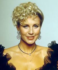 As were presenters john fashanu and ulrika jonsson. 12 Gorgeous Female Tv Presenters We Really Had A Crush On Eighties Kids