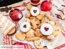 Bredele De Noel Nos Meilleures Recettes De Petits Gateaux Alsaciens Bredele De Noel Recette Petit Gateau Petits Gateaux De Noel