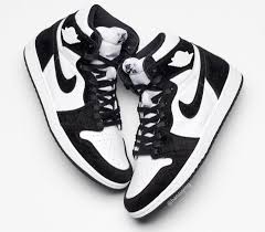 Nike Air Jordan 1 Mid Se Black Red White Nike Air Jordan 1 Retro High Og Pandaが4月26日に発売予定 Sapato Da Nike Air Jordan Tendencias De Tenis