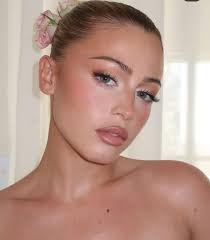 Destiny Ferrell (destiinyferrell)