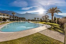 La scelta è ampia, avete a disposizione moltissime città, una più bella dell'altra. Carnevale Fine Settimana A Limone Sul Garda Al Park Hotel Imperial L Relax Nella Nuova Spa A Due Passi Dal Lago Di Garda