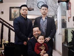 Nsnd hoàng dũng tên đầy đủ hoàng tiến dũng, quê quán hưng yên, sinh năm 1956 tại hà nội. 7li99gsml5us3m