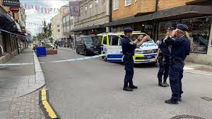 Det skriver trafikverket i ett pressmeddelande. Stor Polisinsats Efter Skottlossning I Centrala Linkoping Morkkladd Flydde Pa Cykel P4 Ostergotland Sveriges Radio