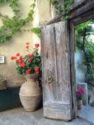 Villa Cimbrone Doorway In Ravello Italy Taken By Michele Rowe Available On Ww Art And Color In 2020 Holztur Vintage Turen