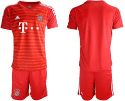 Find your new bayern munich jersey as home, away or cl kit here in the ⚽fc bayern store & order now online! Epingle Sur Training Kit