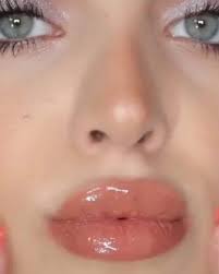 قمر اوى عن تجربه ♥️ #الترررررررررررررررررررريند 🔥🔥🔥🔥 بديل #مايبلين  ليفترو جلوس روج سايل مضئ من #ساندرا الجديد🔥🔥🔥🩷 ليب جلوس ساندرا♥️♥️. زى  مايبلين ليفتر جلوس درجات النود والكاشميرات 🔥 الدرجات وهمم 😍 Sandra