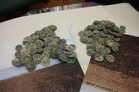 Monede nu monezi) este în general un lingou de metal de formă discoidală, folosită ca o formă de bani. Monezi Sau Monede Dex Monede Sau Monezi