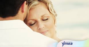 Toy Boy: quando gli uomini preferiscono le donne mature