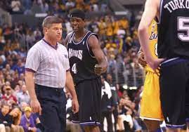 Kobe bryant and shaquille o'neal vs vlade divac and chris webber. What If The 2002 Sacramento Kings Were Not Screwed By The Lakers In The Western Conference Finals Quora