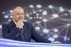 Eto kad već ne radi beroševa aplikacija, građane će na cijepljenje pozivati i prozivati mediji, sasvim u duhu vremena i novog normalnog, počeo je šprajc. Jutarnji List Sprajc Zabrinuo Fanove Fotografijom Iz Bolnickog Kreveta Evo Me U Kardioloskoj Radionici