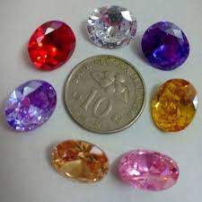 Batu asli bacan jika dilihat dengan kaca pembesar dan kemudian disinari (senter) akan kotoran atau serat di dalamnya atau ada semacam tempat yang terlihat, meskipun hanya sedikit, sedangkan palsu akan terlihat mulus tanpa noda. Batu Serai Asli