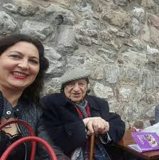 Habib Gerez Ist Galata Koprusunde Sohbette