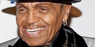 A coroner examining jacko's dead body after he died aged fresh allegations against jacko have come to light following the screening of explosive documentary leaving neverland at the sundance film festival. Vater Von Michael Jackson Gestorben